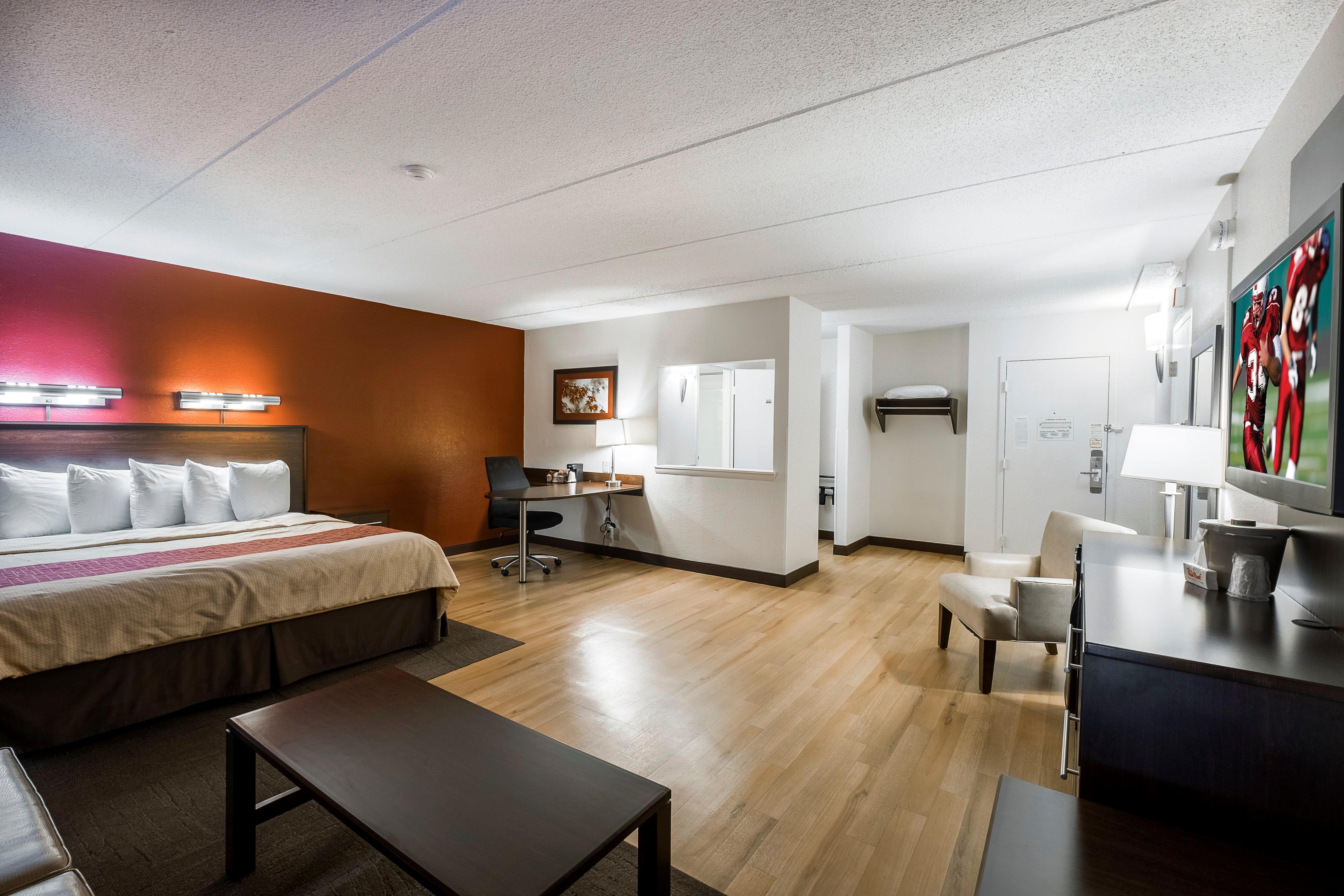 Red Roof Inn Plus+ Boston - Woburn/ Burlington エクステリア 写真