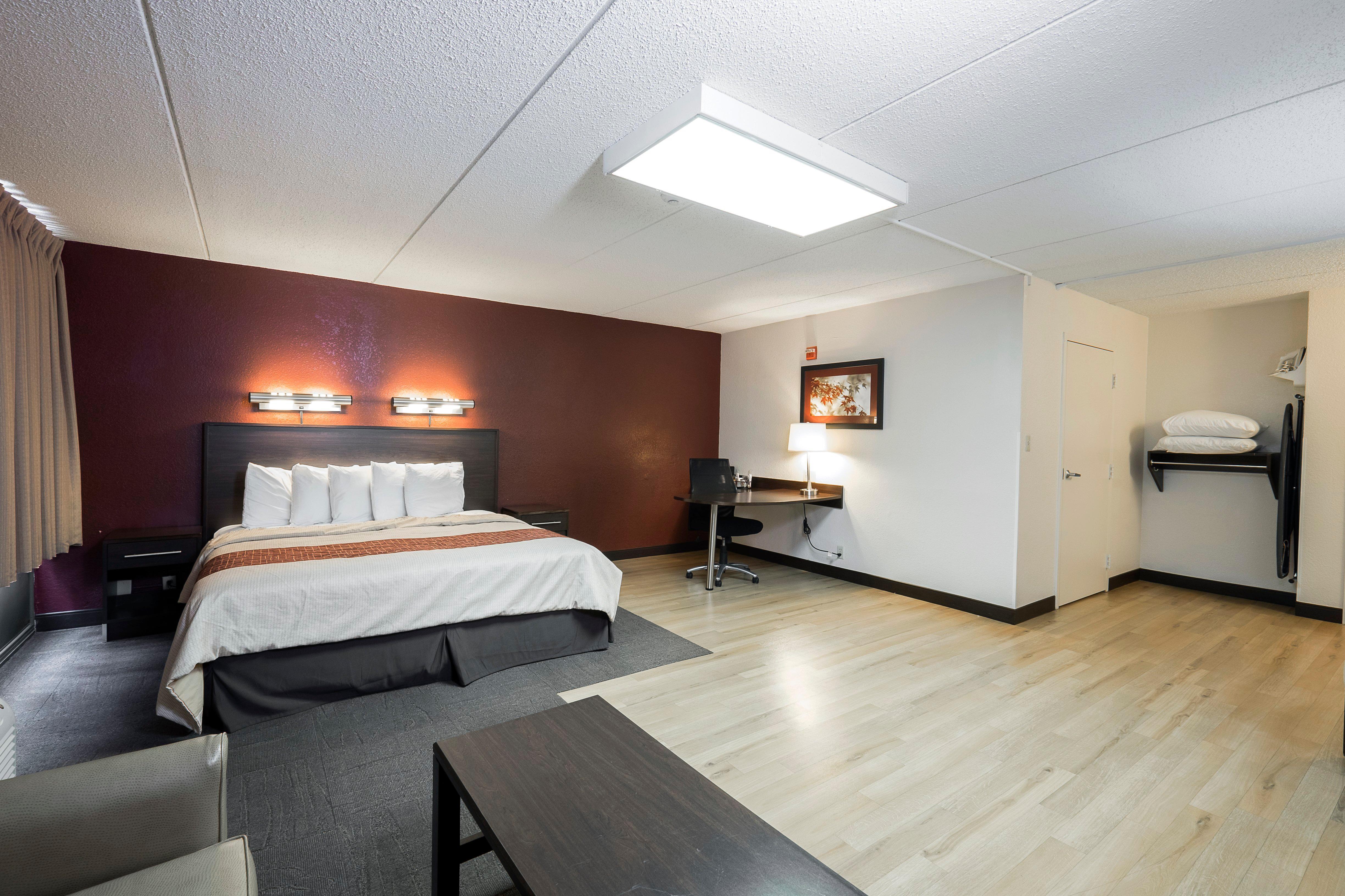 Red Roof Inn Plus+ Boston - Woburn/ Burlington エクステリア 写真